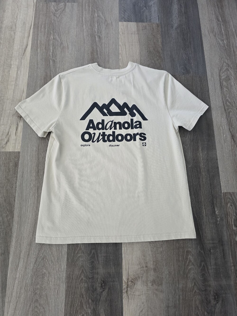 Adanola Men's Cream Tee with Navy Outdoor Graphic Size M